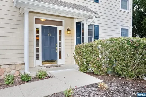28 Woods Edge Road Old Tappan NJ 07675