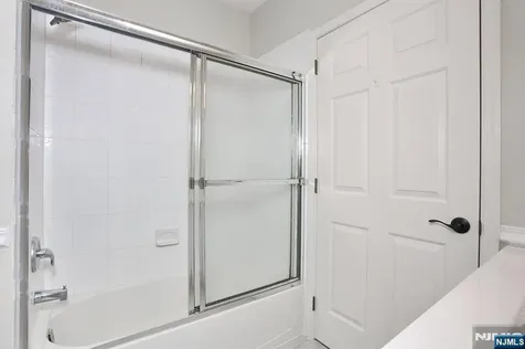 28 Woods Edge Road Old Tappan NJ 07675