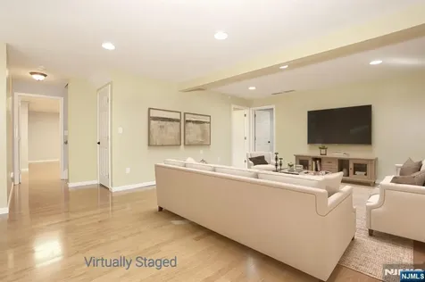 28 Woods Edge Road Old Tappan NJ 07675