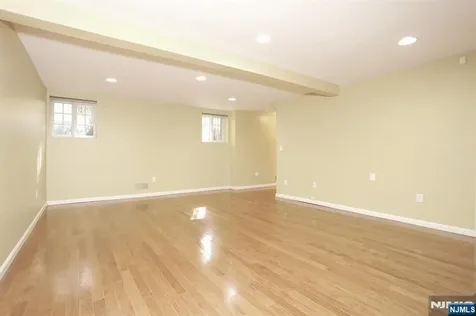 28 Woods Edge Road Old Tappan NJ 07675