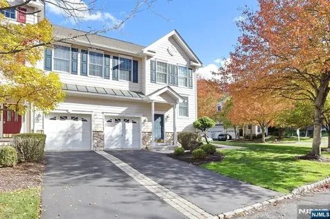 28 Woods Edge Road Old Tappan NJ 07675