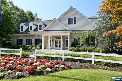 28 Woods Edge Road Old Tappan NJ 07675