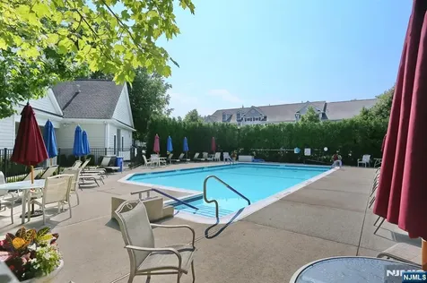 28 Woods Edge Road Old Tappan NJ 07675