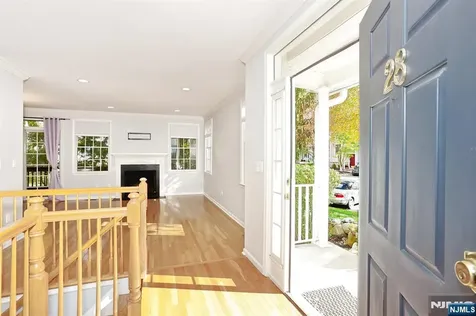 28 Woods Edge Road Old Tappan NJ 07675
