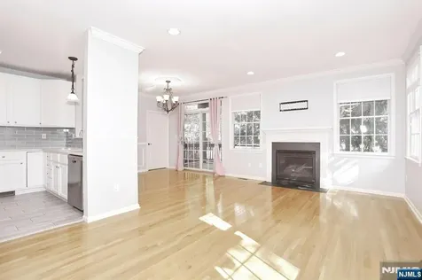 28 Woods Edge Road Old Tappan NJ 07675