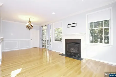 28 Woods Edge Road Old Tappan NJ 07675