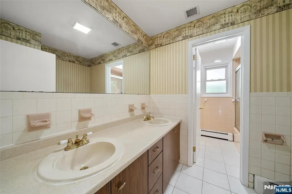 356 Allendale Avenue Allendale NJ 07401