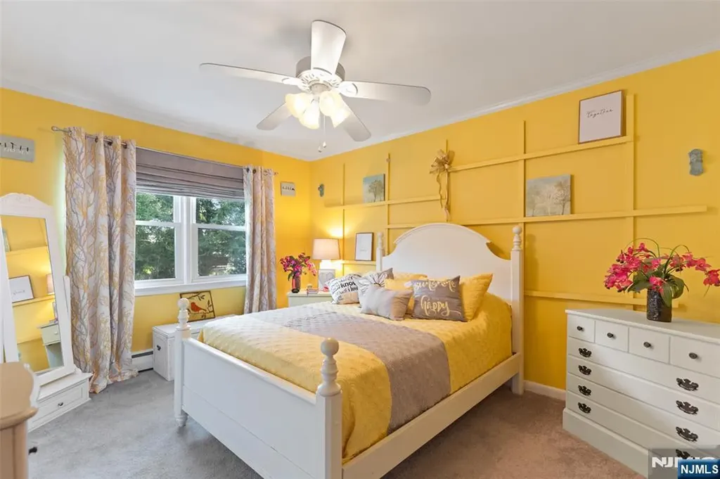 148 Vreeland Avenue Bloomingdale NJ 07403