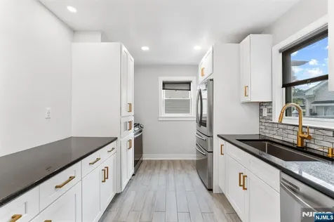 177 Pierrepont Avenue Rutherford NJ 07070