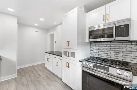 177 Pierrepont Avenue Rutherford NJ 07070