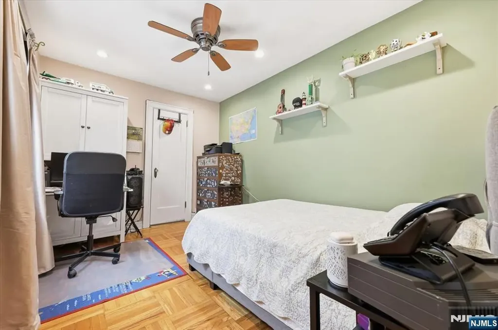 118 Avenue B Bayonne NJ 07002