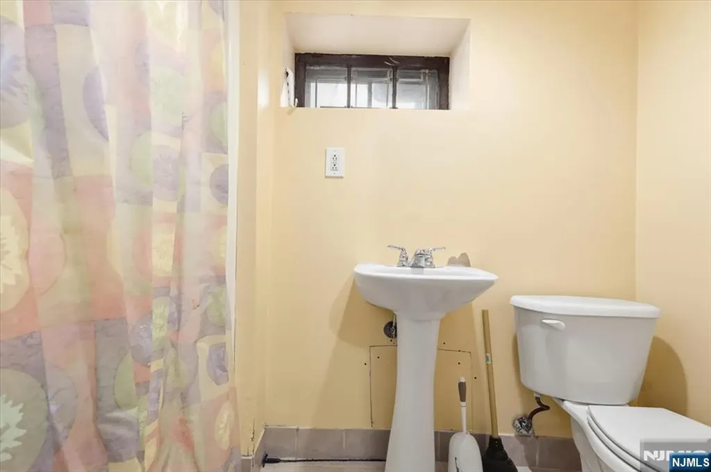 118 Avenue B Bayonne NJ 07002