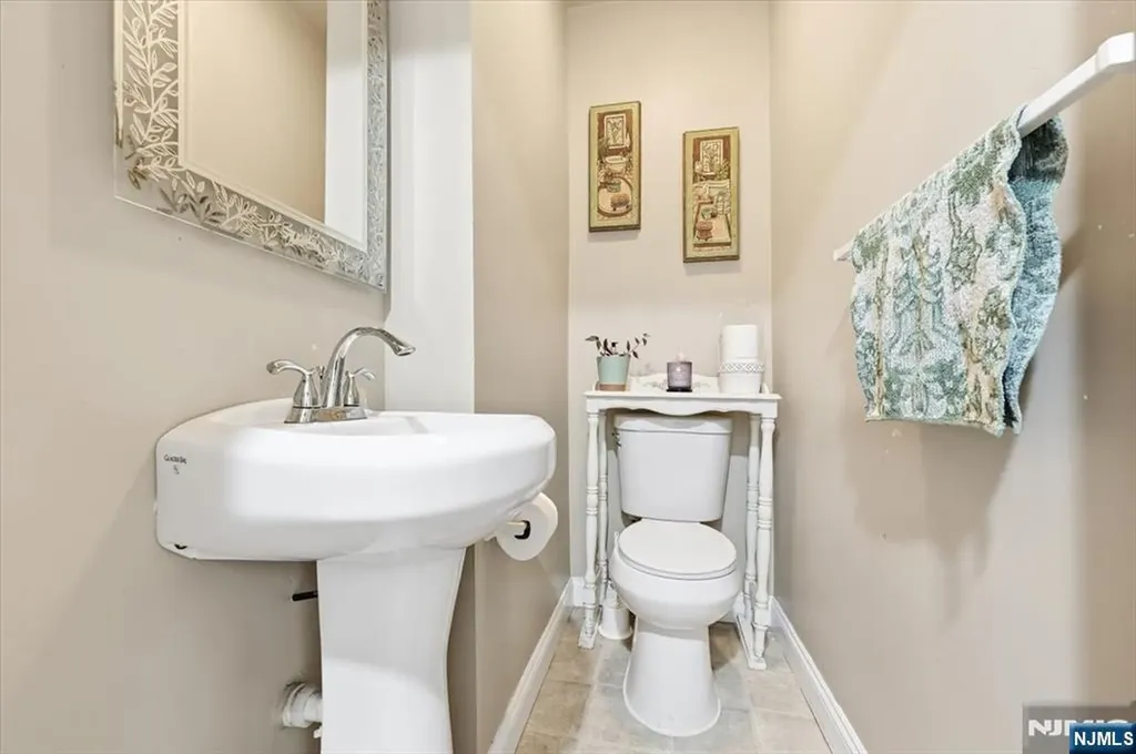 118 Avenue B Bayonne NJ 07002