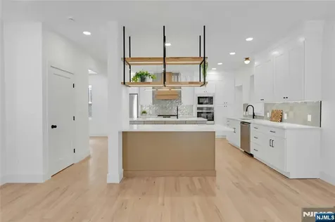 264 Merrison Street Teaneck NJ 07666