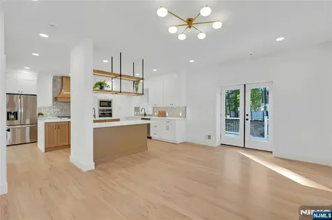 264 Merrison Street Teaneck NJ 07666