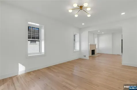264 Merrison Street Teaneck NJ 07666