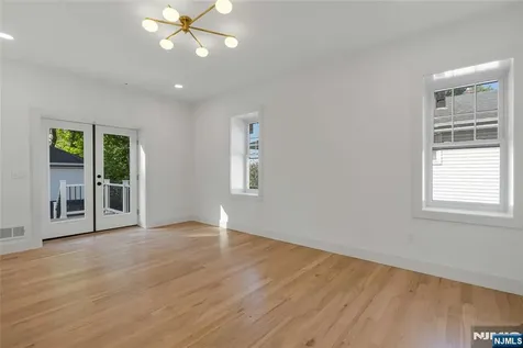 264 Merrison Street Teaneck NJ 07666