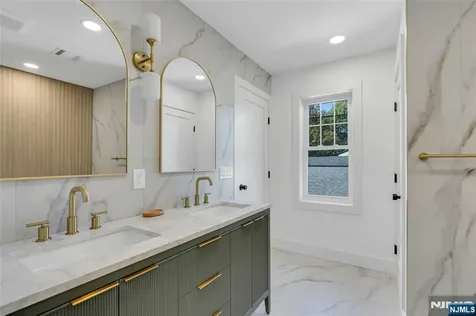 264 Merrison Street Teaneck NJ 07666