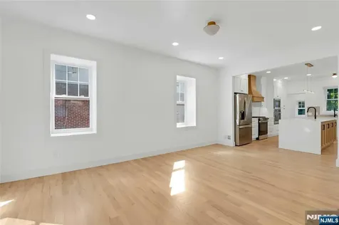 264 Merrison Street Teaneck NJ 07666