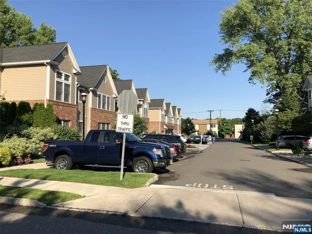 12 Hemlock Lane Tenafly NJ 07670