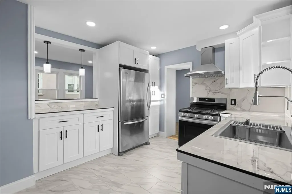 16 Palisade Avenue Bergenfield NJ 07621