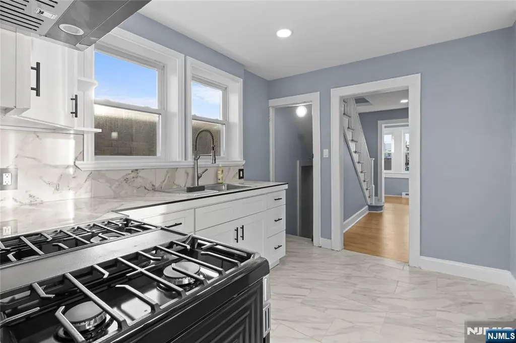 16 Palisade Avenue Bergenfield NJ 07621