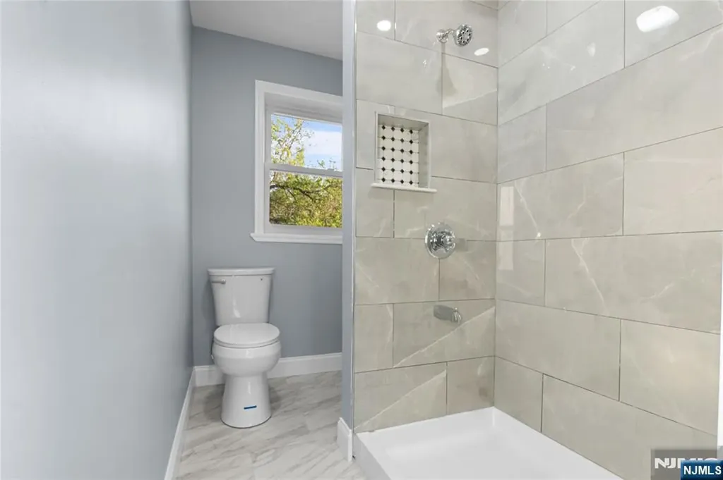 16 Palisade Avenue Bergenfield NJ 07621