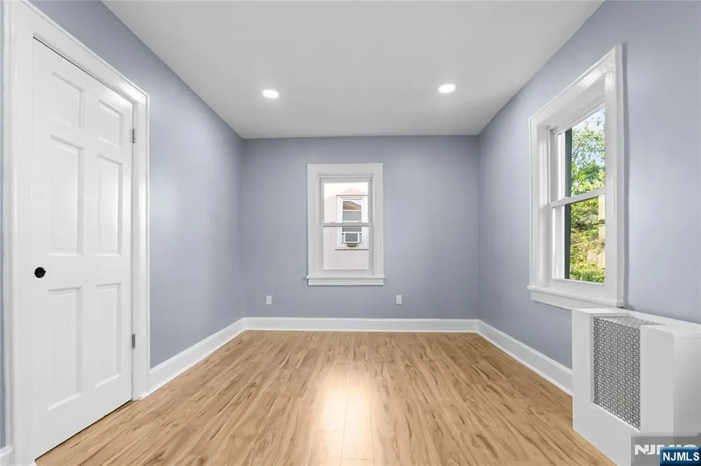 16 Palisade Avenue Bergenfield NJ 07621