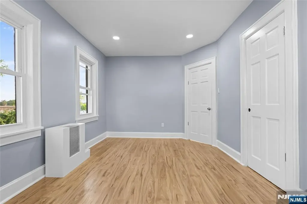 16 Palisade Avenue Bergenfield NJ 07621