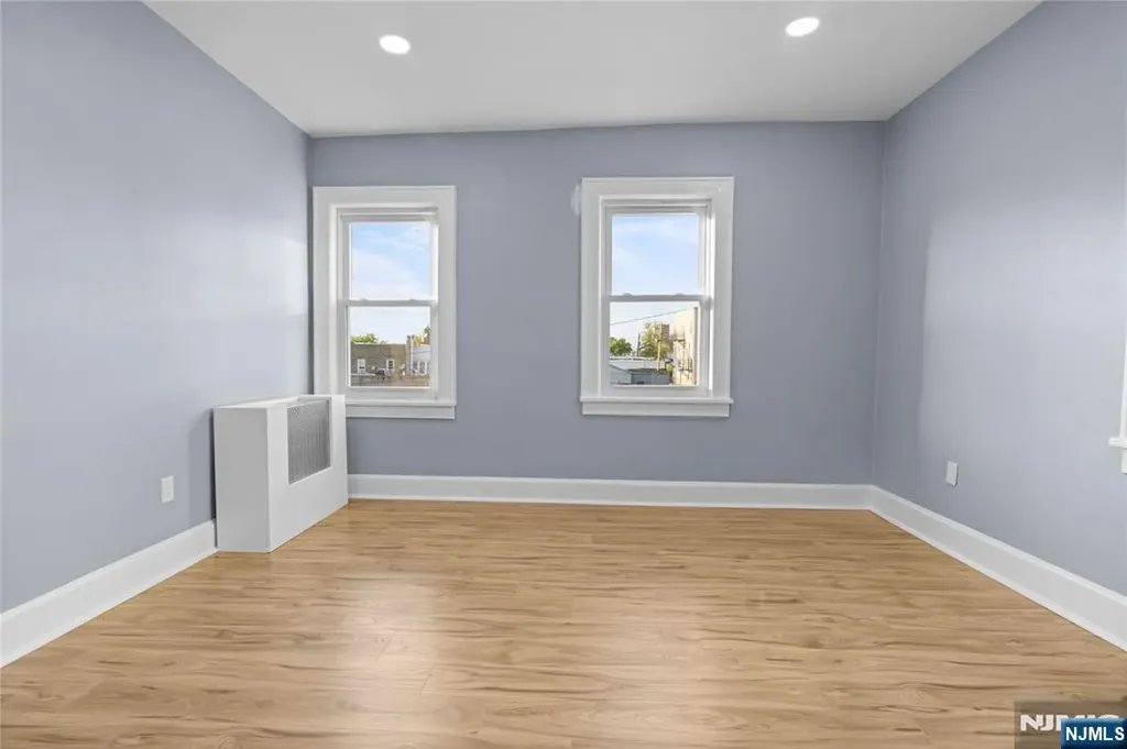 16 Palisade Avenue Bergenfield NJ 07621