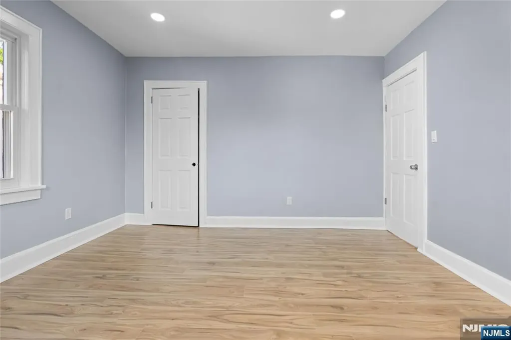 16 Palisade Avenue Bergenfield NJ 07621