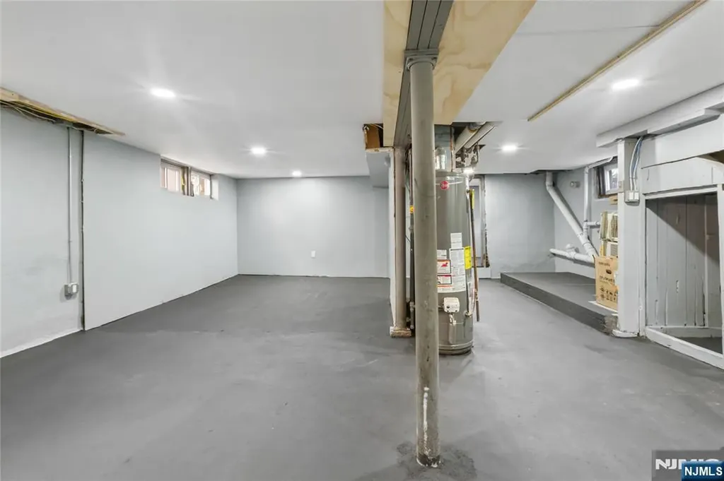 16 Palisade Avenue Bergenfield NJ 07621