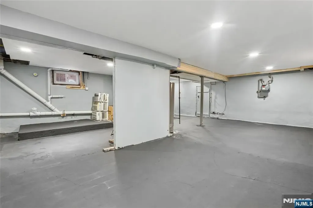 16 Palisade Avenue Bergenfield NJ 07621