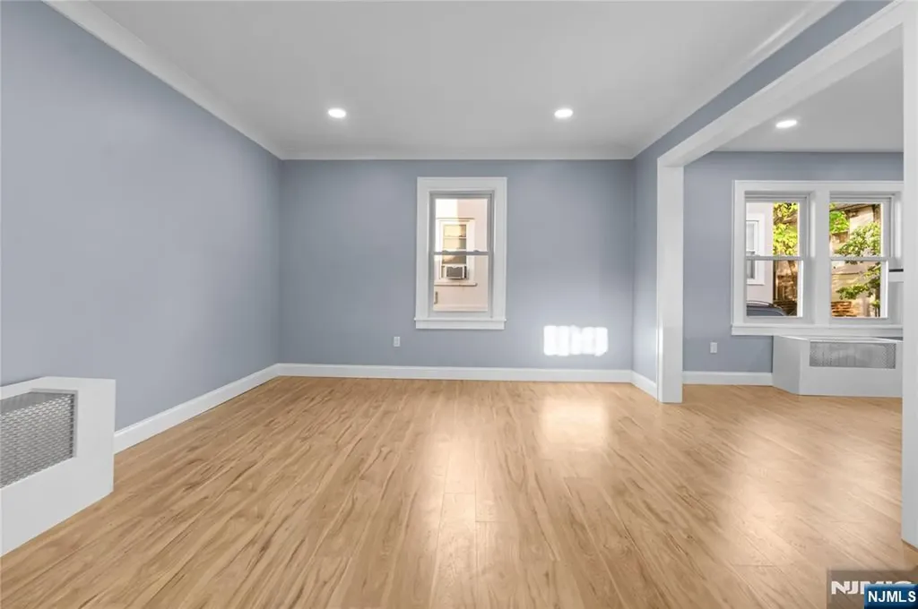 16 Palisade Avenue Bergenfield NJ 07621