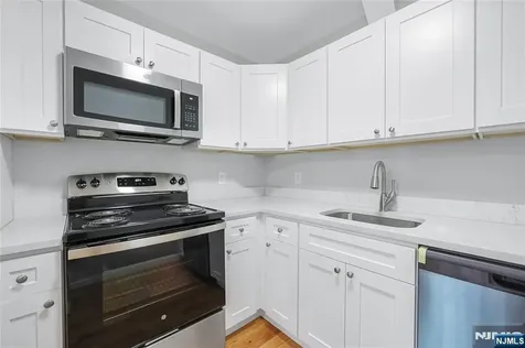 161 18th Street Union City NJ 07087