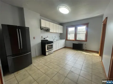 390 Delano Place Fairview NJ 07022