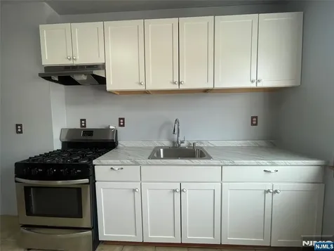 390 Delano Place Fairview NJ 07022