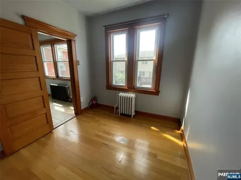 390 Delano Place Fairview NJ 07022