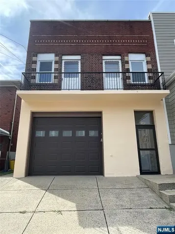 390 Delano Place Fairview NJ 07022