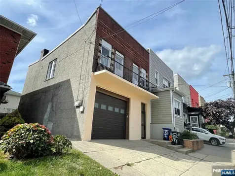390 Delano Place Fairview NJ 07022