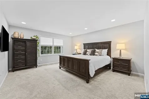 4 Mcmanus Court West Orange NJ 07052