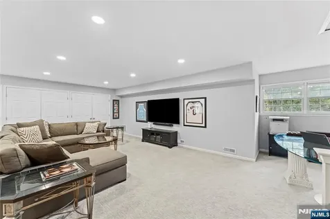 4 Mcmanus Court West Orange NJ 07052