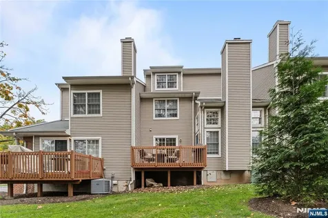 4 Mcmanus Court West Orange NJ 07052