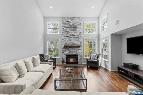 4 Mcmanus Court West Orange NJ 07052