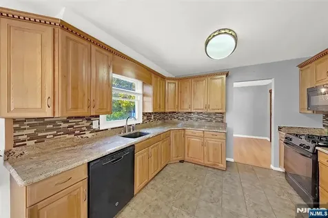 54 Mapledale Avenue Roxbury Township NJ 07876