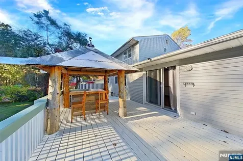 54 Mapledale Avenue Roxbury Township NJ 07876