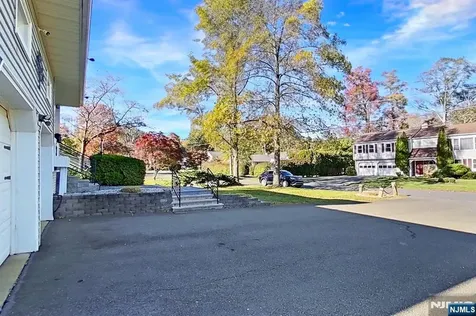54 Mapledale Avenue Roxbury Township NJ 07876