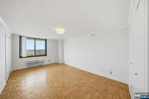 1265 15th Street Fort Lee NJ 07024