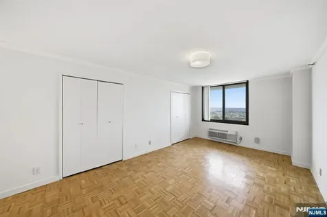 1265 15th Street Fort Lee NJ 07024