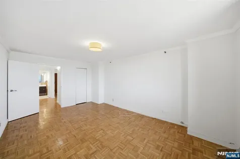1265 15th Street Fort Lee NJ 07024